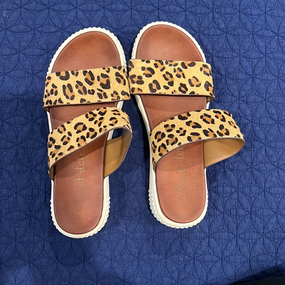 Platform sandals